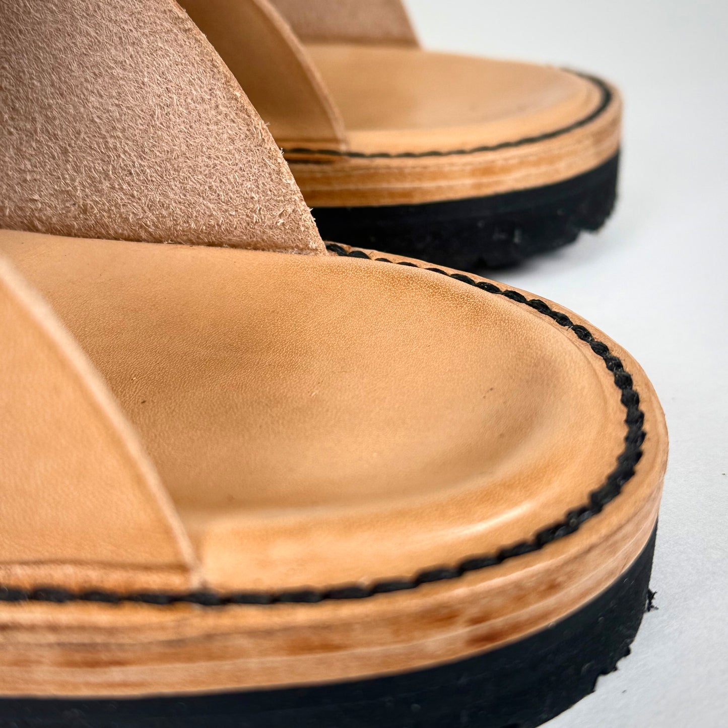 LakeSide Slide - Leather Sandal